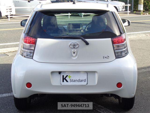 Toyota IQ 2010-08 217309-5