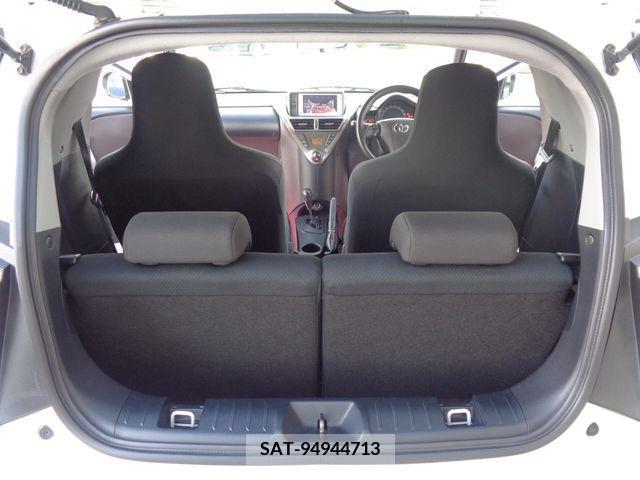 Toyota IQ 2010-08 217309-6