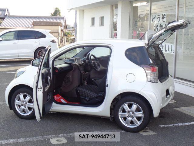 Toyota IQ 2010-08 217309-22