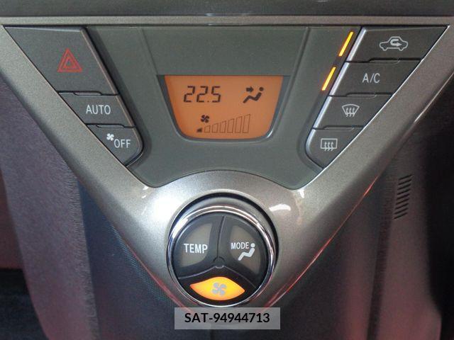 Toyota IQ 2010-08 217309-16
