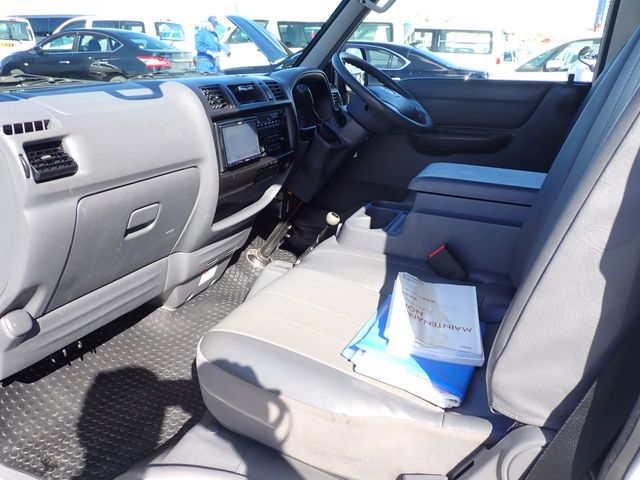 Mazda BONGO VAN 2014-10 183637-20