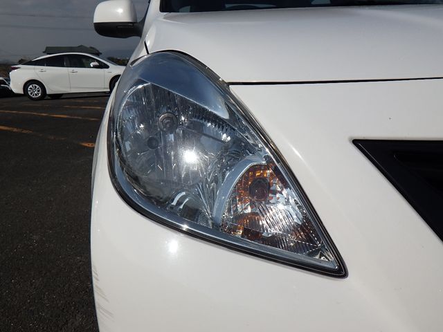 Nissan LATIO 2014-11 195360-23