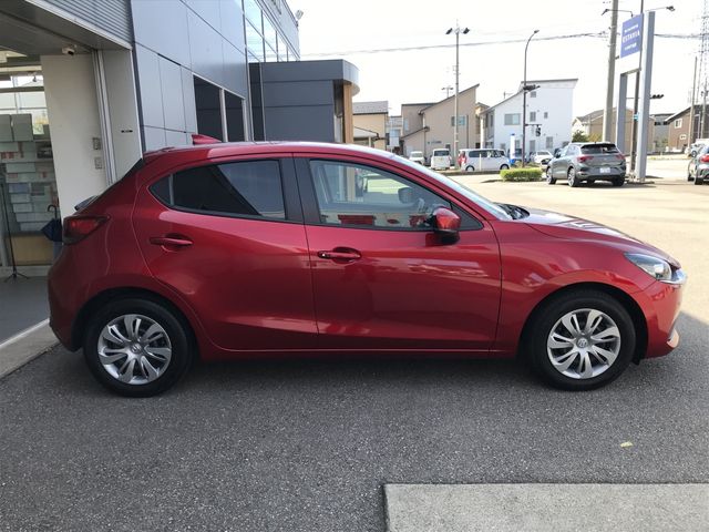 Mazda MAZDA2 2020-08 12935-6