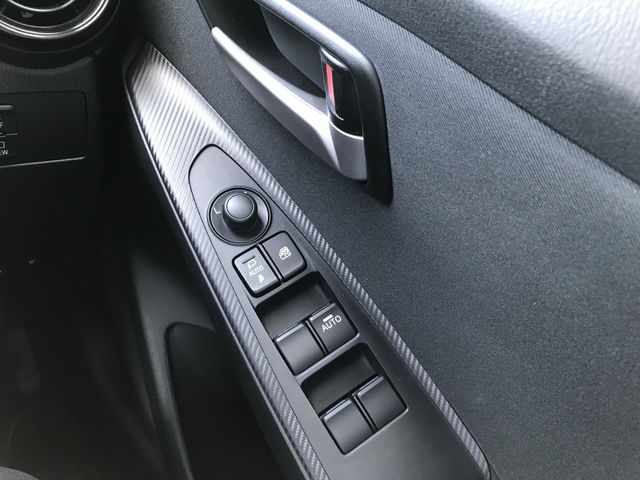Mazda MAZDA2 2020-08 12935-17