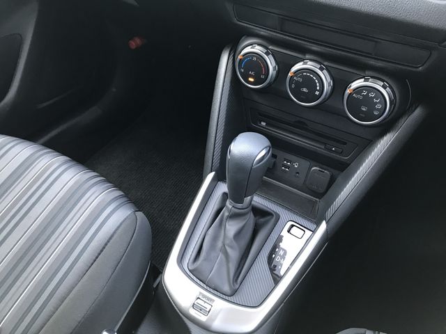 Mazda MAZDA2 2020-08 12935-23