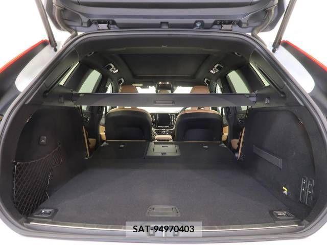 Volvo XC60 2019-03 320601-16