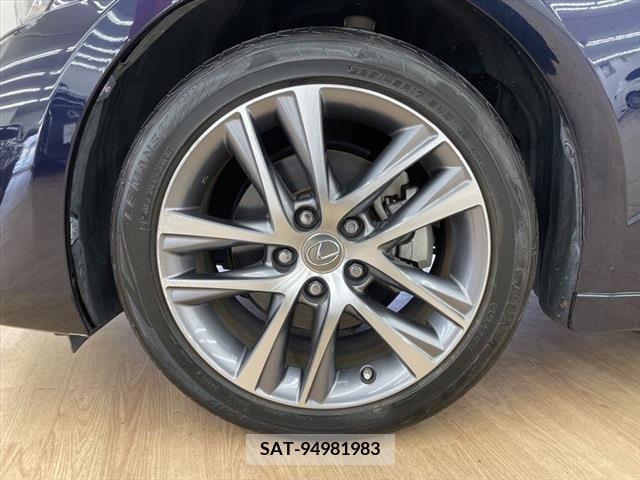 Lexus IS 2016-12 239966-15
