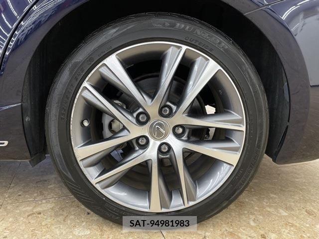 Lexus IS 2016-12 239966-14