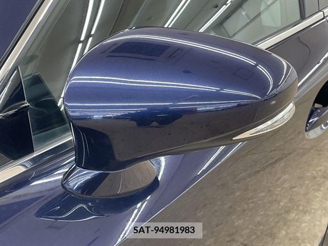 Lexus IS 2016-12 239966-10