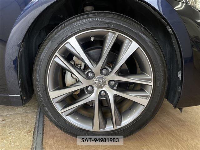 Lexus IS 2016-12 239966-12