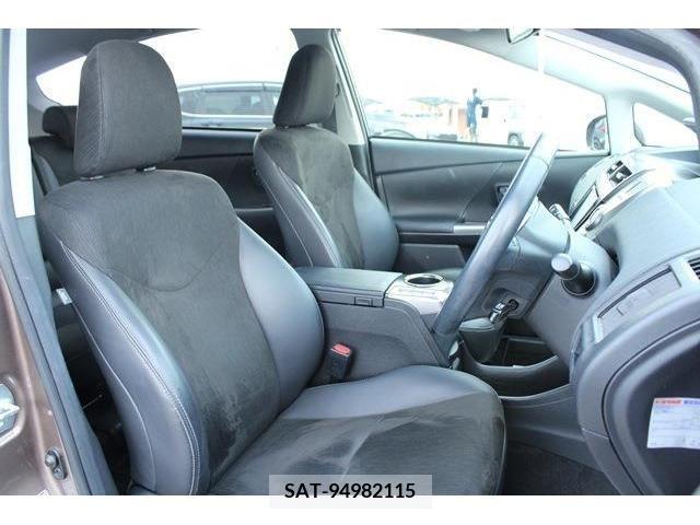 Toyota PRIUS ALPHA 2015-10 282431-12