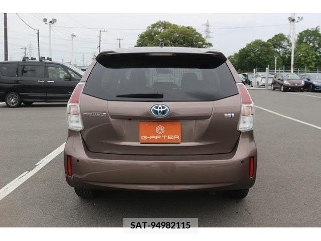 Toyota PRIUS ALPHA 2015-10 282431-7