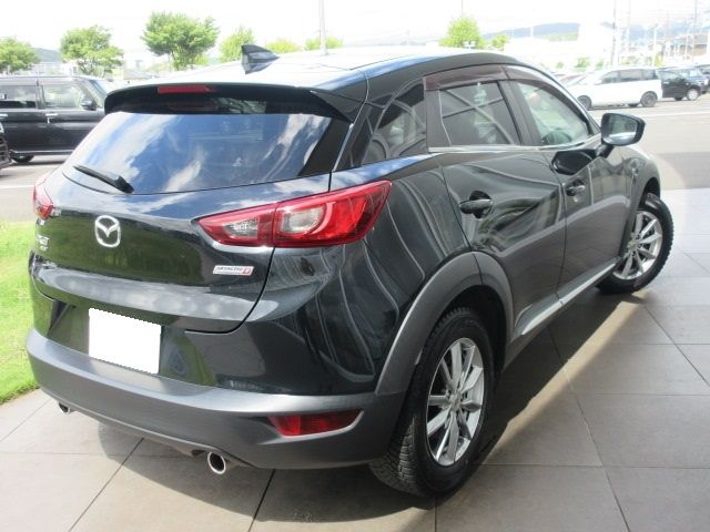 Mazda CX-3 2015-06 8246-1