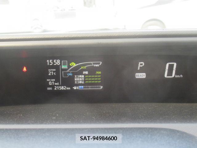 Toyota AQUA 2018-05 261088-18