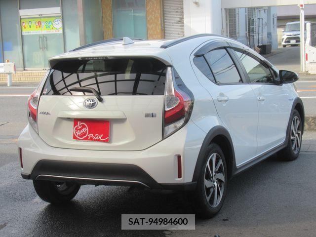 Toyota AQUA 2018-05 261088-2
