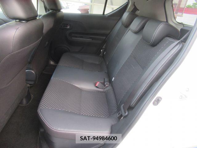 Toyota AQUA 2018-05 261088-13