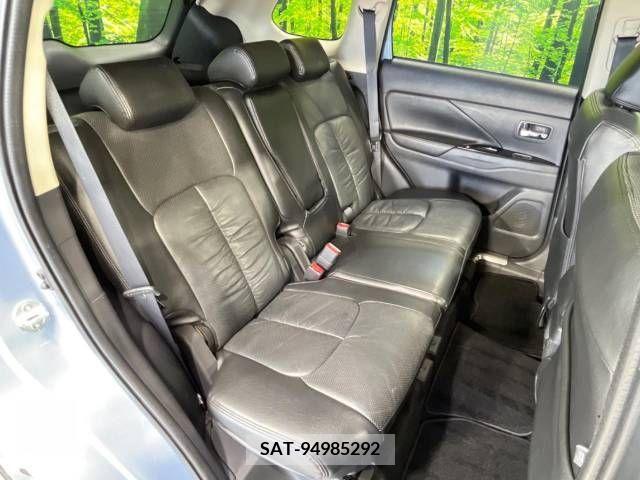 Mitsubishi OUTLANDER PHEV 2013-12 365915-9