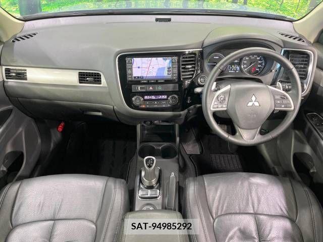Mitsubishi OUTLANDER PHEV 2013-12 365915-1