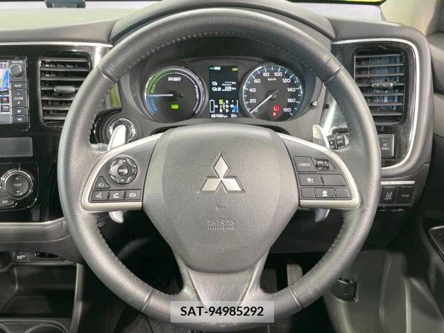 Mitsubishi OUTLANDER PHEV 2013-12 365915-11