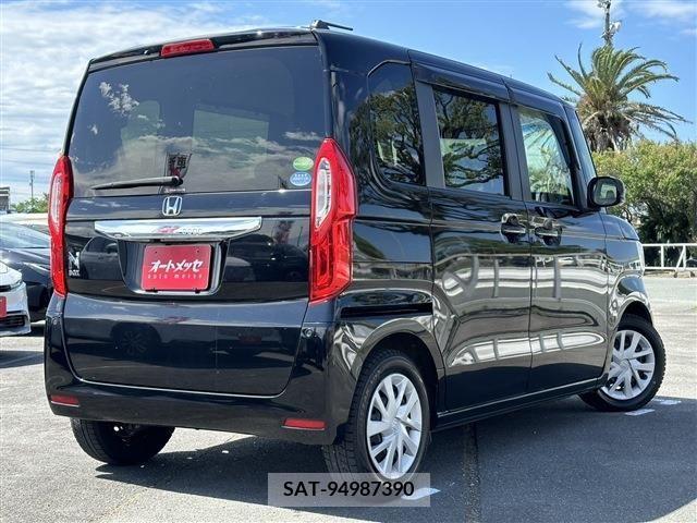 Honda N BOX 2019-04 279724-2