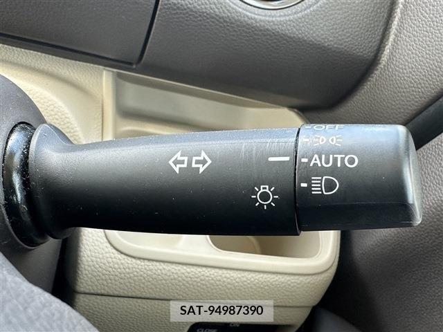 Honda N BOX 2019-04 279724-8