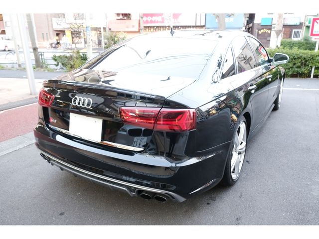 Audi S6 2018-03 28657-9