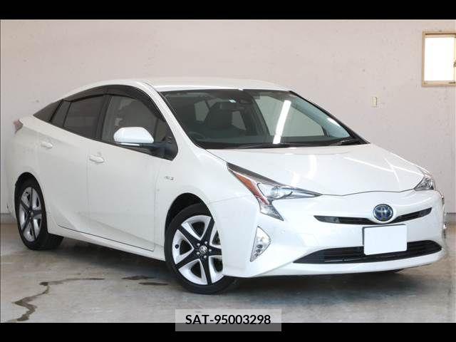 Toyota PRIUS 2018-04 366641-1
