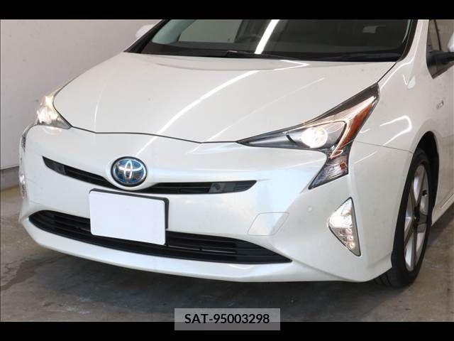 Toyota PRIUS 2018-04 366641-12