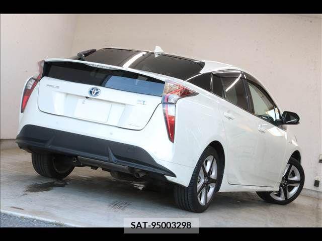 Toyota PRIUS 2018-04 366641-11