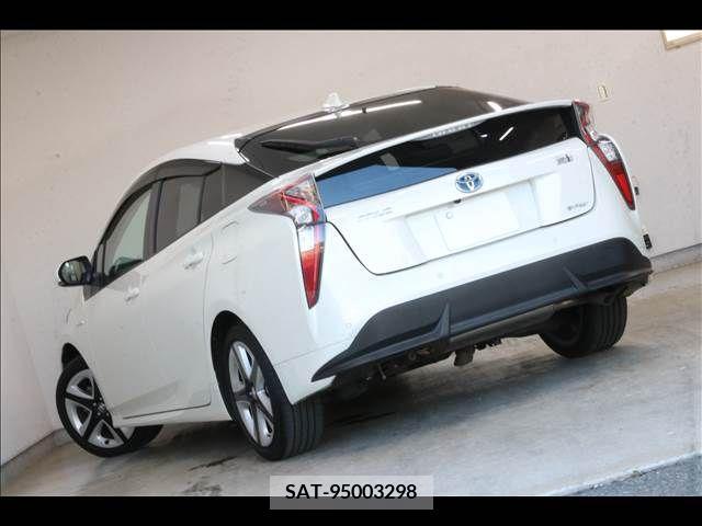 Toyota PRIUS 2018-04 366641-10