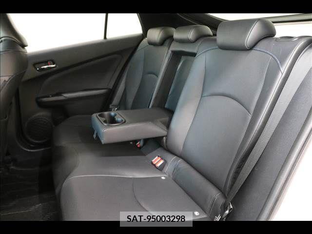 Toyota PRIUS 2018-04 366641-18