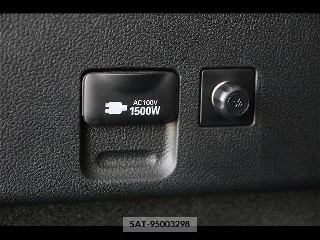 Toyota PRIUS 2018-04 366641-16