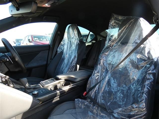 Lexus IS 2021-11 194067-21