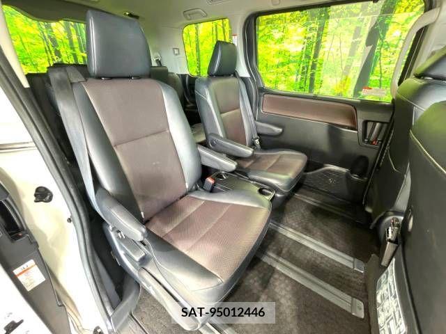 Toyota ESQUIRE 2015-04 228177-12