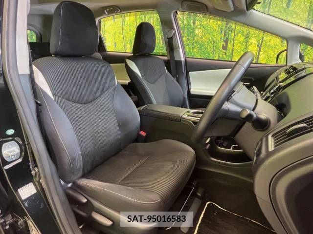 Toyota PRIUS ALPHA 2016-07 366747-9
