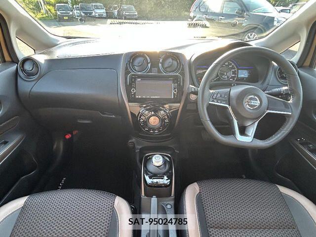 Nissan NOTE 2016-11 328691-5