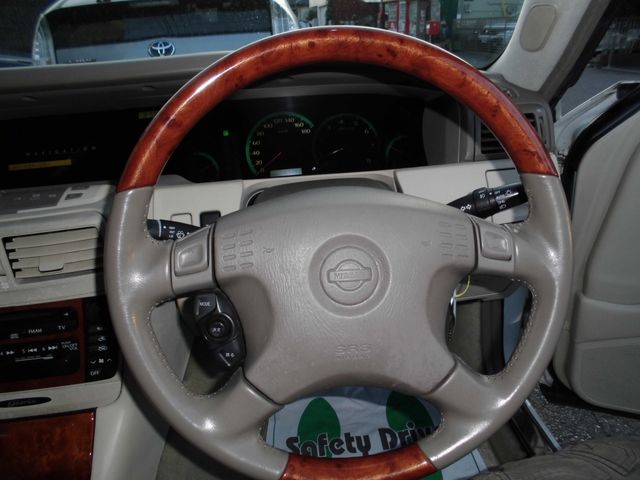 Nissan GLORIA HARDTOP 2000-07 249-9