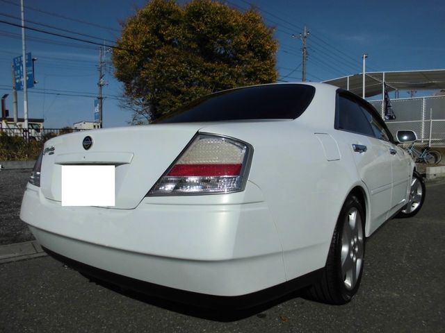 Nissan GLORIA HARDTOP 2000-07 249-2