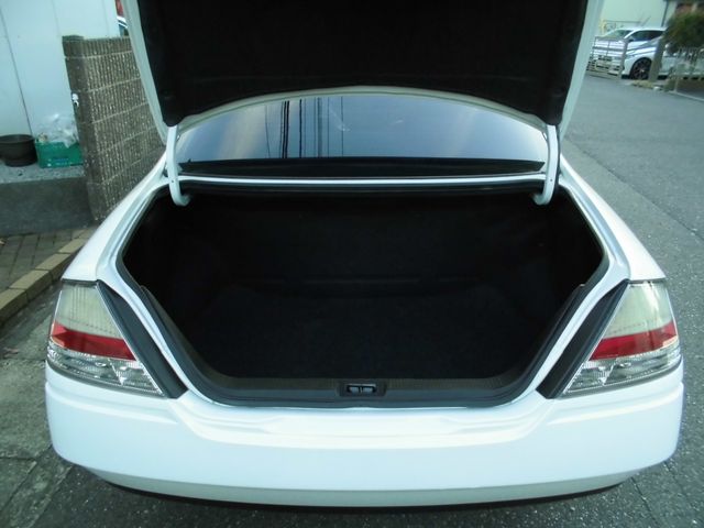 Nissan GLORIA HARDTOP 2000-07 249-18
