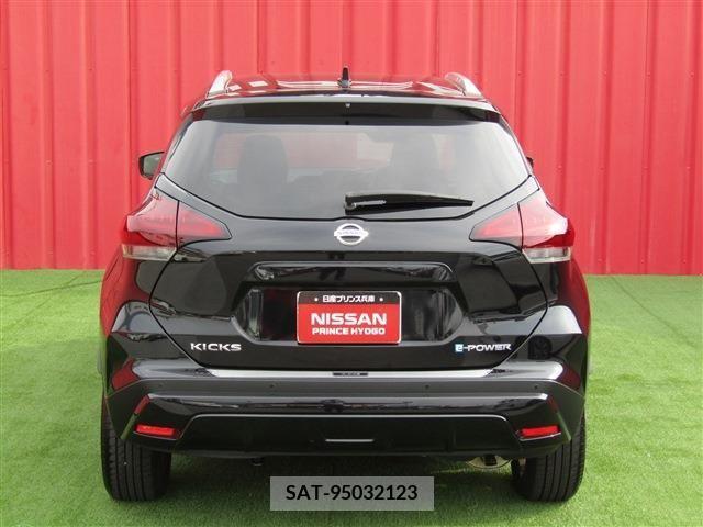 Nissan KICKS 2023-03 205298-21
