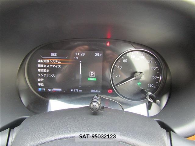 Nissan KICKS 2023-03 205298-18