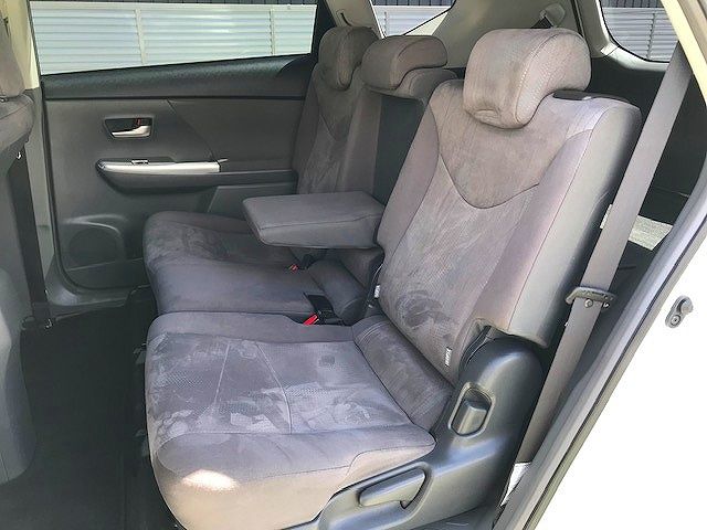 Toyota PRIUS ALPHA 2012-04 18075-18