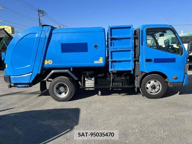 Hino DUTRO 2018-09 205998-2