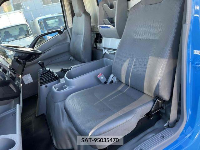 Hino DUTRO 2018-09 205998-23