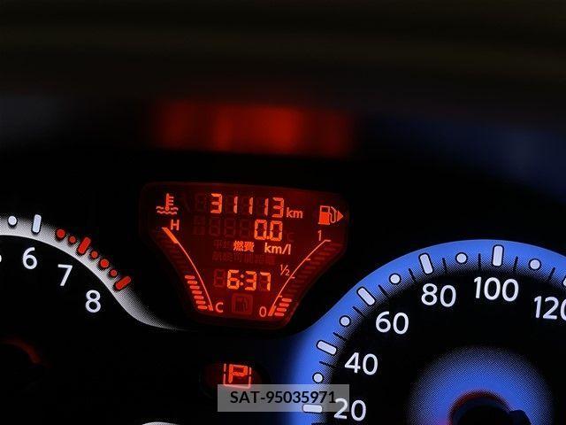 Nissan CUBE 2019-09 348056-28