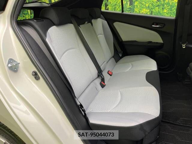 Toyota PRIUS 2016-06 375868-9