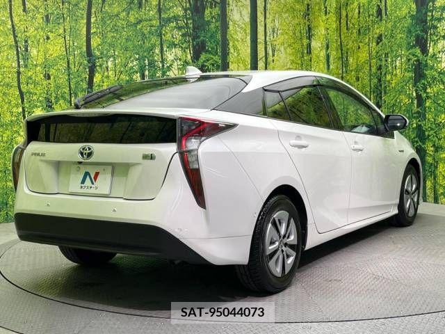 Toyota PRIUS 2016-06 375868-17
