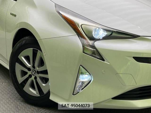 Toyota PRIUS 2016-06 375868-12