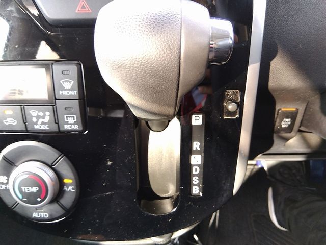 Daihatsu TANTO CUSTOM 2015-12 186000-9