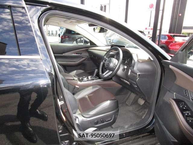 Mazda CX-30 2020-11 375275-9